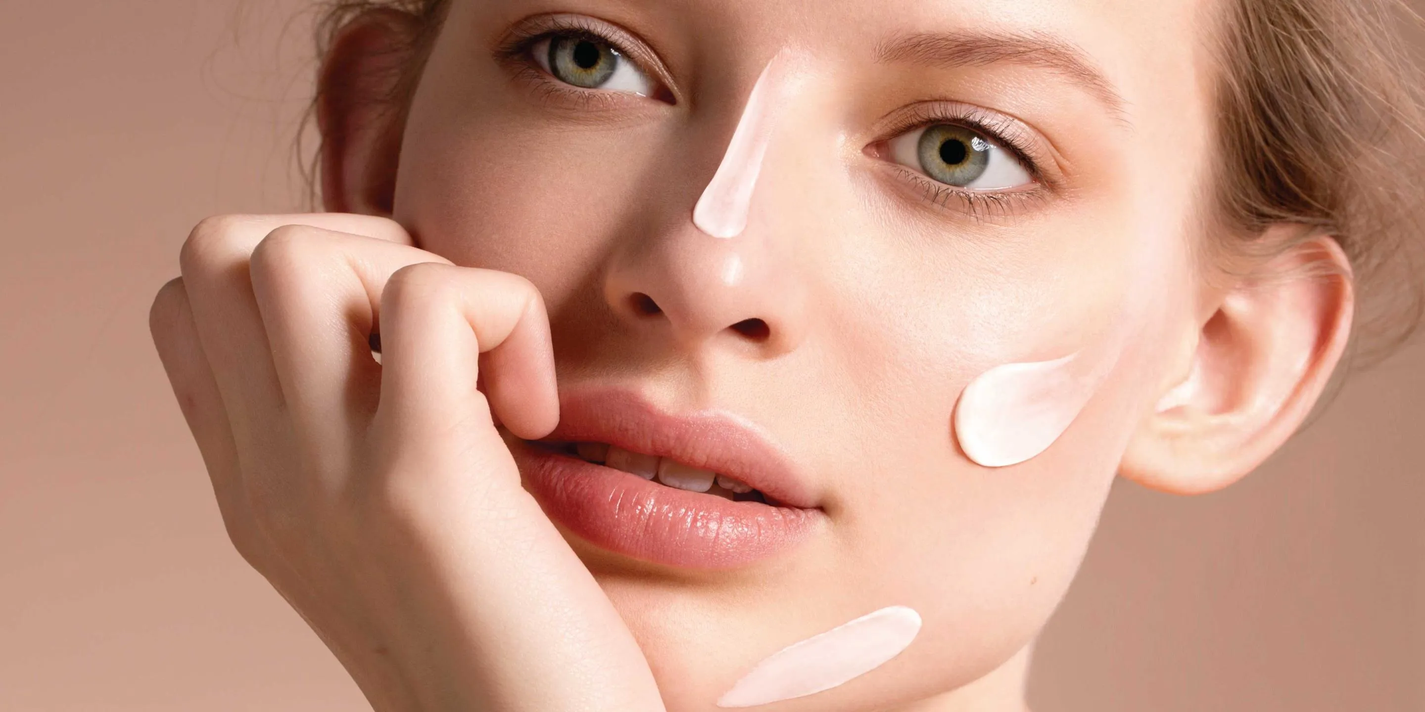 средство для дневного ухода за кожей средство для дневного ухода за кожей