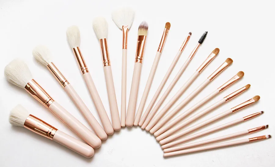 Набор кистей - 18 кистей