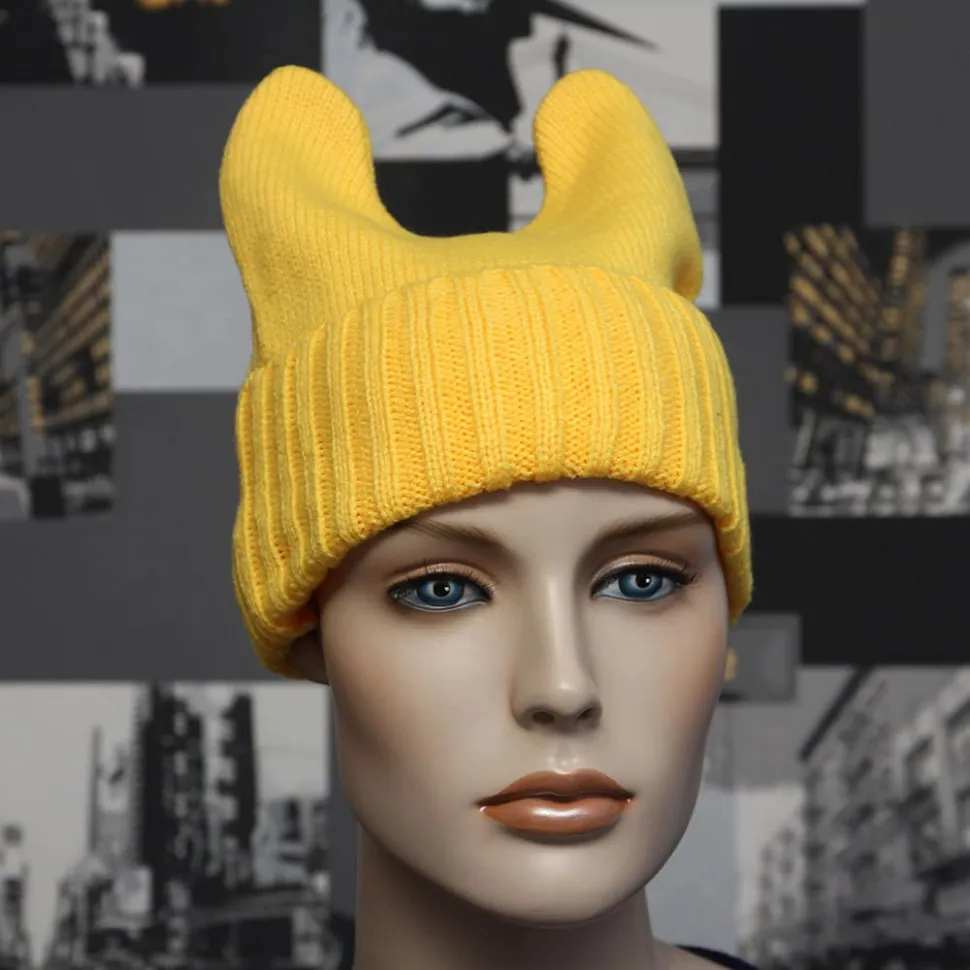 Желтая шапка с ушками