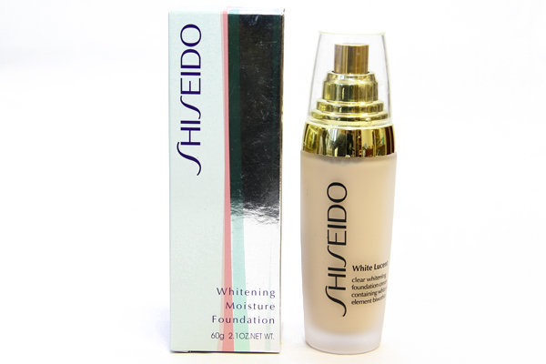 Тональный крем Shiseido Whitening Moisture foundation 60g